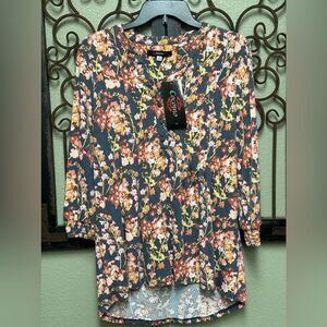 Cocomo long sleeve vneck floral high low top